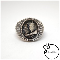 Anello Small Ball Veliero Solitario nel mare